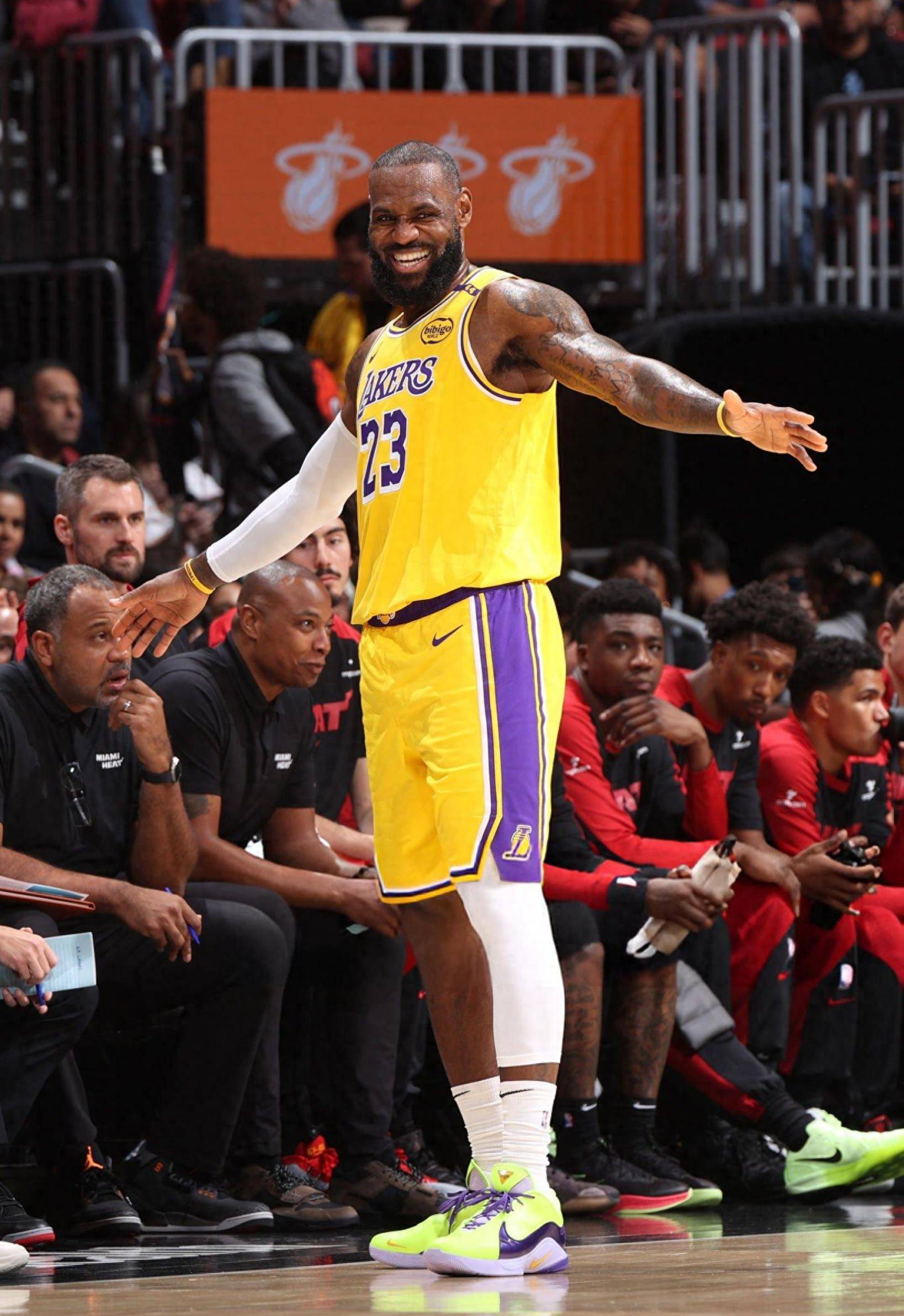 阿贾·威尔逊：阿德巴约训练中用NBA强度防守，有时我会急（阿贾·威尔逊：阿德巴约训练防守强度堪比NBA，我有时会心急）