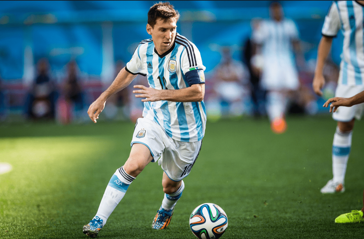 米体：因拉齐奥伤病过多，主席洛蒂托请来神父为球队祝福（米体：拉齐奥伤兵满营，主席洛蒂托邀神父为球队祈福）