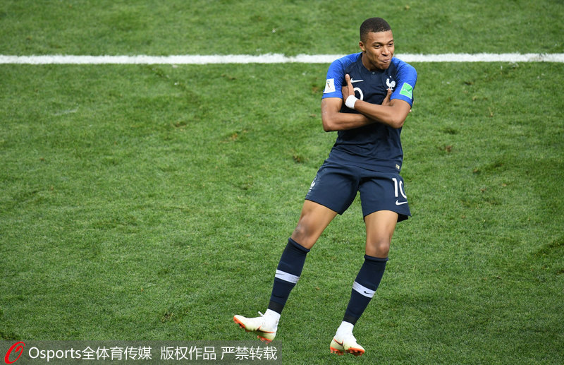 德天空：切尔西仍未正式报价西蒙斯，莱比锡坚持7000万欧要价