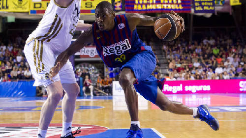 半场战报：国安2-0梅州，法比奥梅开二度（半场：国安2-0领先梅州，法比奥双响）