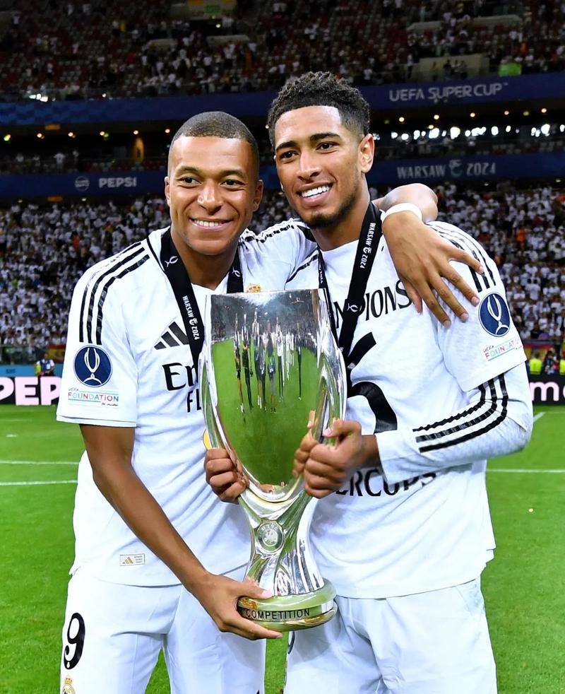 国足官方祝福魏祥鑫：期待以后为中国足球贡献更多力量（国足官方送祝福魏祥鑫：期待其未来为中国足球再立新功）